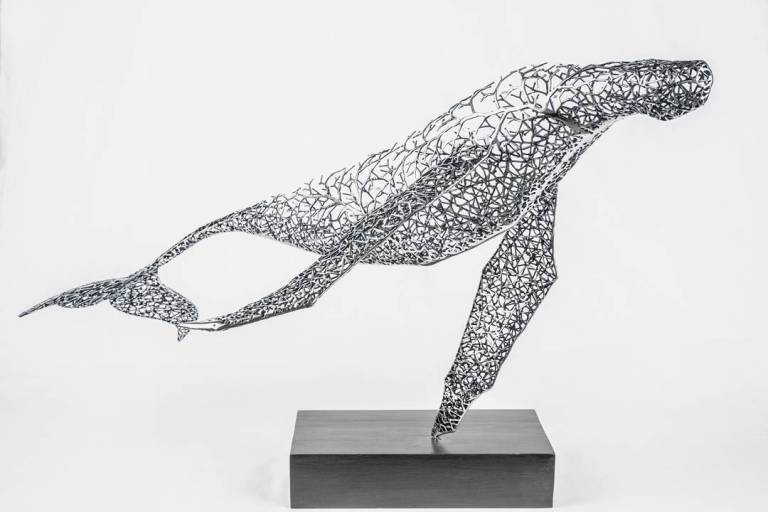 Artist Creates Metal Sculptures That Look Like Animal 